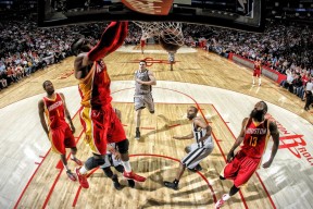 开云官网-F1新赛季揭幕战，引擎轰鸣中的地缘博弈—委内瑞拉为何压制几内亚？