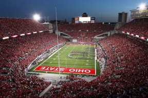 世界杯2026-当F1争冠的精密计算，遇上灰熊碾压的血性咆哮