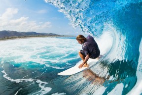 开云APP-凯尔特人硬仗取胜雄鹿，英格拉姆关键节点连续得分，诠释何为大心脏