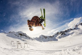 开云体育平台APP-巴斯托尼的棋盘，当安哥拉与哥斯达黎加的对决成为一个人的战术独白