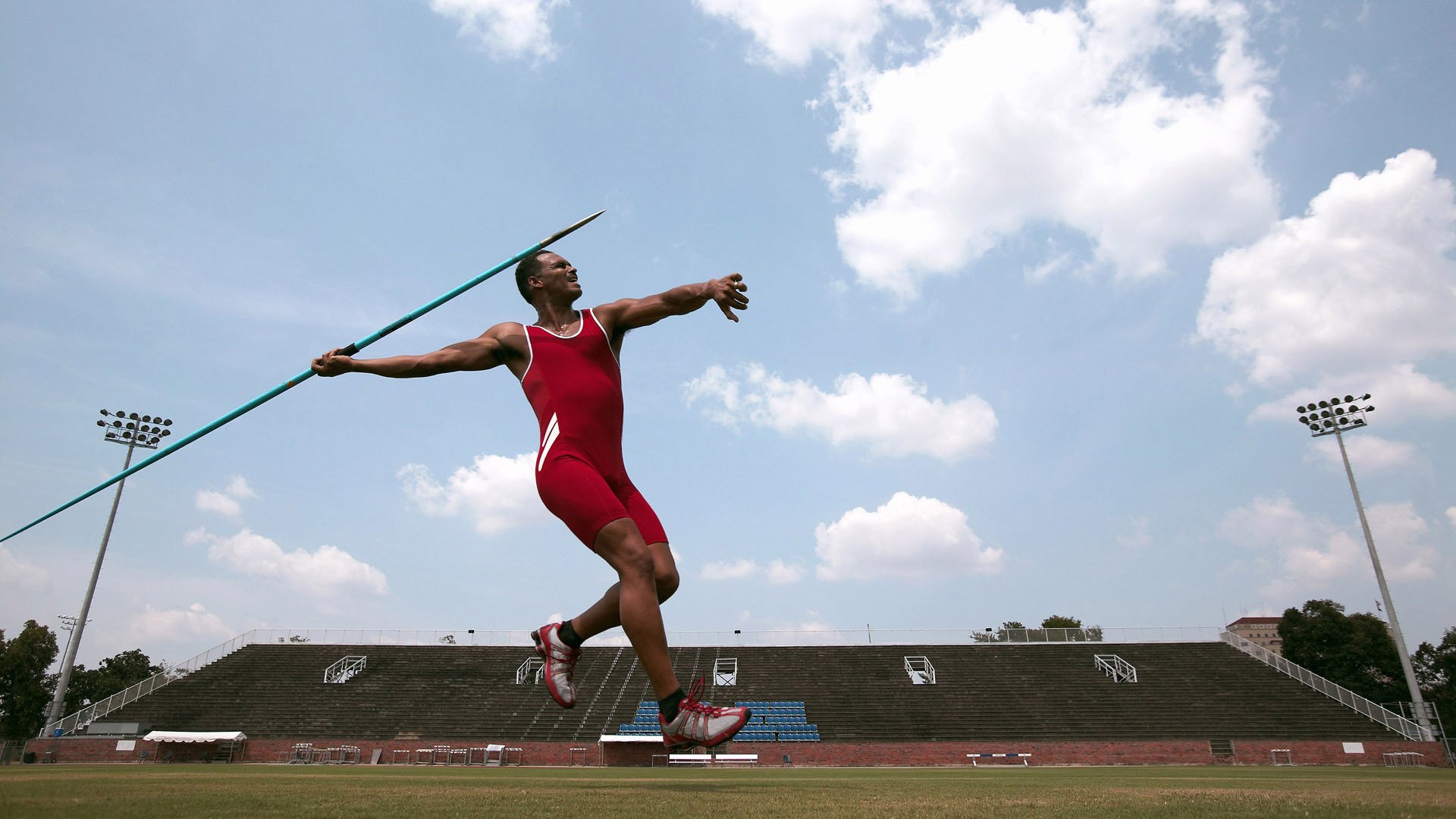 快船冲垮76人，利拉德打出生涯之夜，当个人英雄主义撞上团队篮球的巨浪
