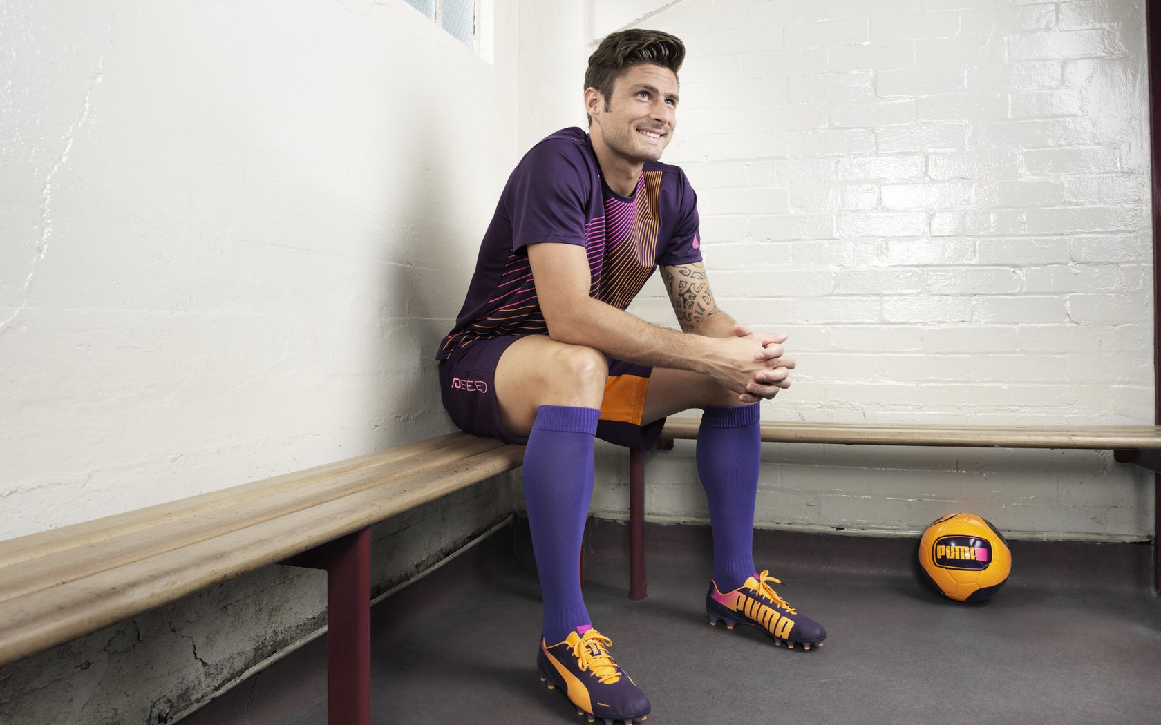 雄鹿冲垮爵士,布伦森关键战不手软,当钢铁洪流遭遇孤胆英雄